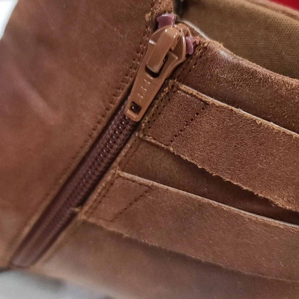 Wear Ever Womens Ankle Booties Brown Faux Lether Heeled Zips Buckles Sz 8.5 EUC‎
